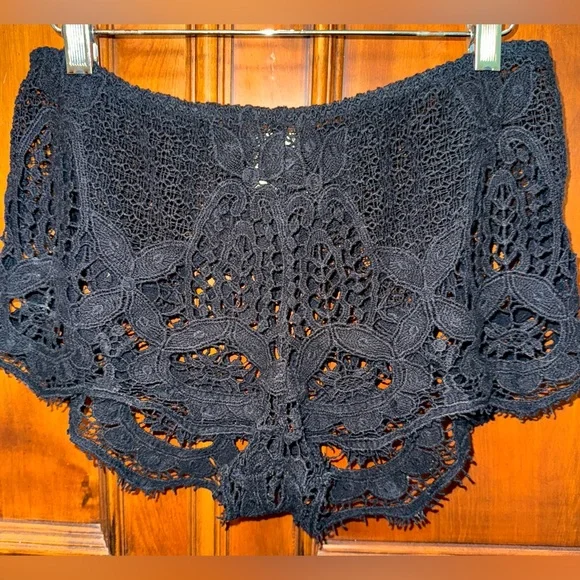 eberjey Gypsy Traveler Sam Shorts in Black, size Medium - Picture 5 of 9